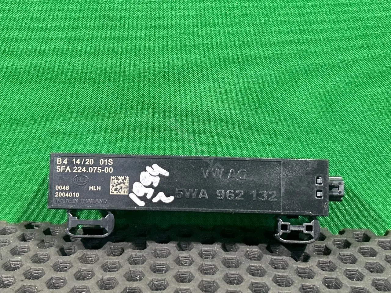 Усилитель антенны 5FA 224 075 00, 5WA 962 132