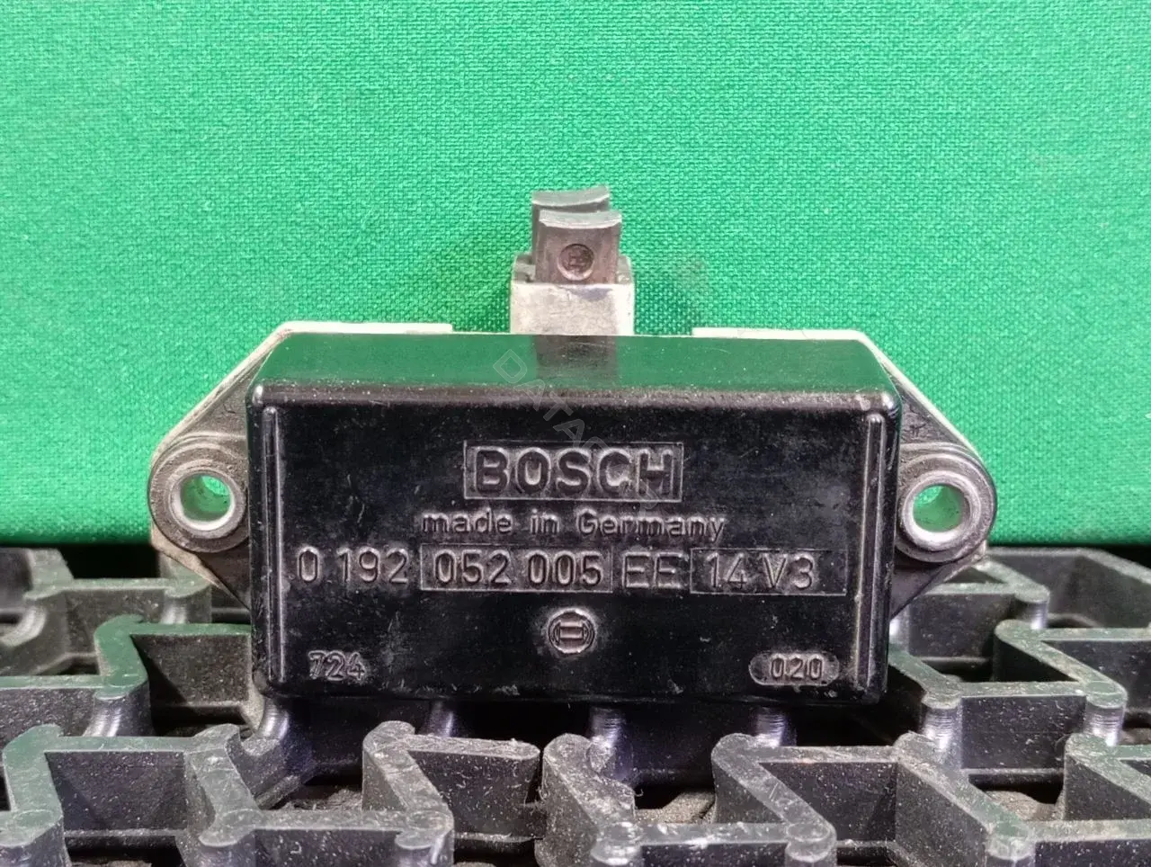 Регулятор напряжения 0 192 052 005, EE 14V3