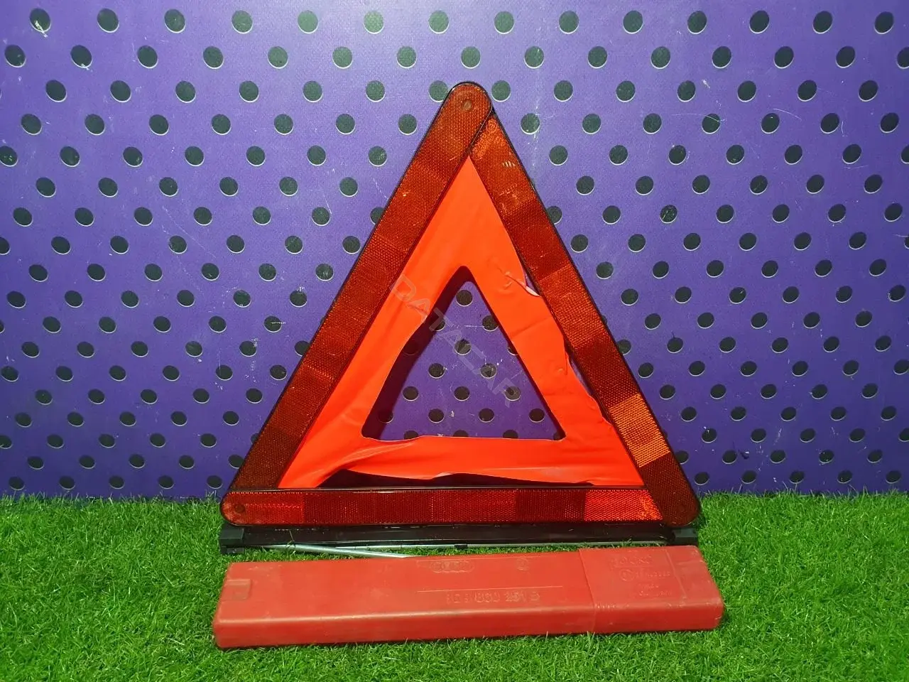 Знак аварийной остановки 8D0 860 251 B