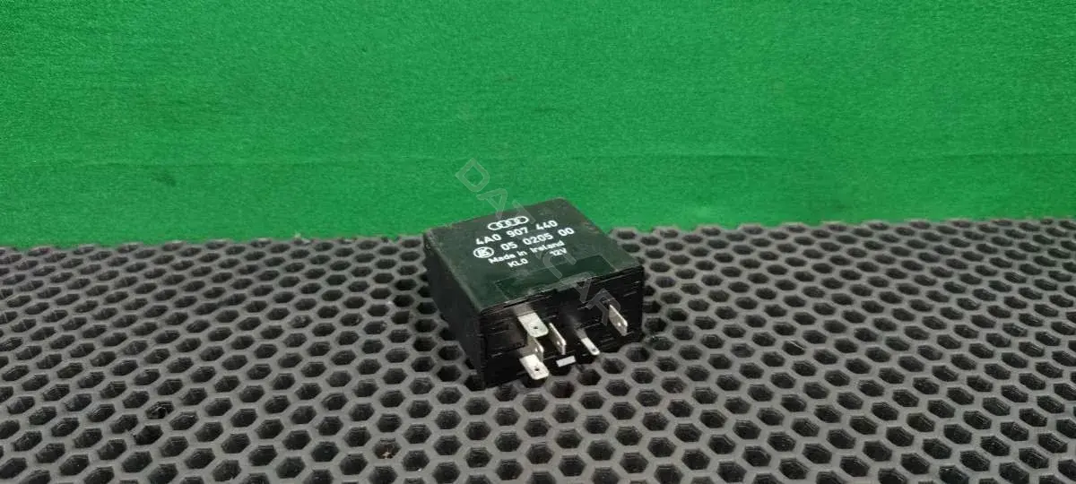 Многофункциональное реле 4A0 907 440