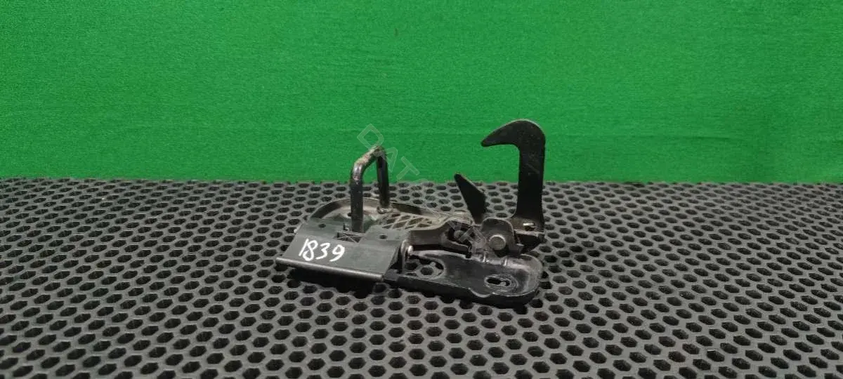 Замок капота 3C0 823 480