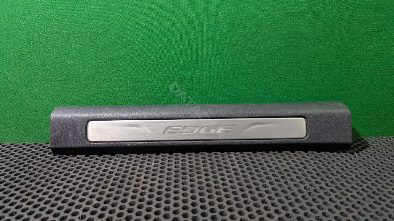 Накладка на порог FT4B R13201 BG