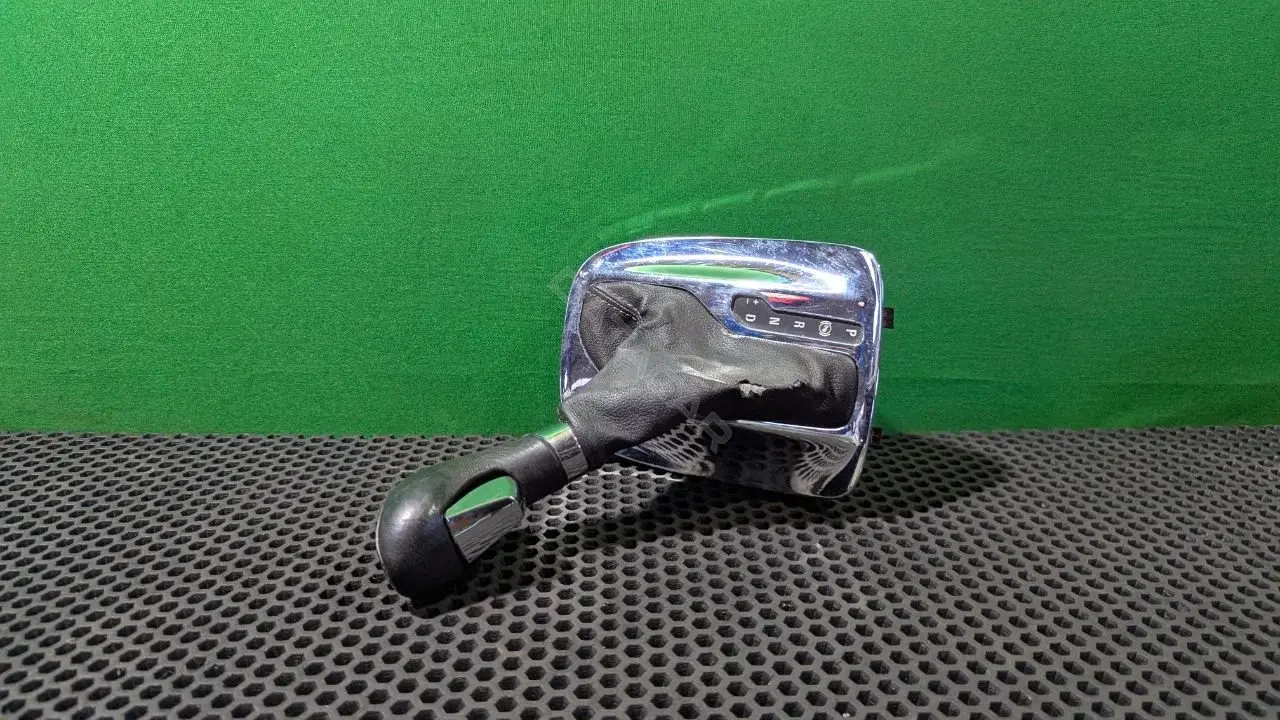 Ручка КПП 13252047