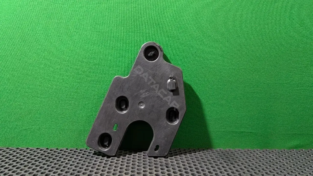 Накладка моторного отсека L1MT 14A099 PA
