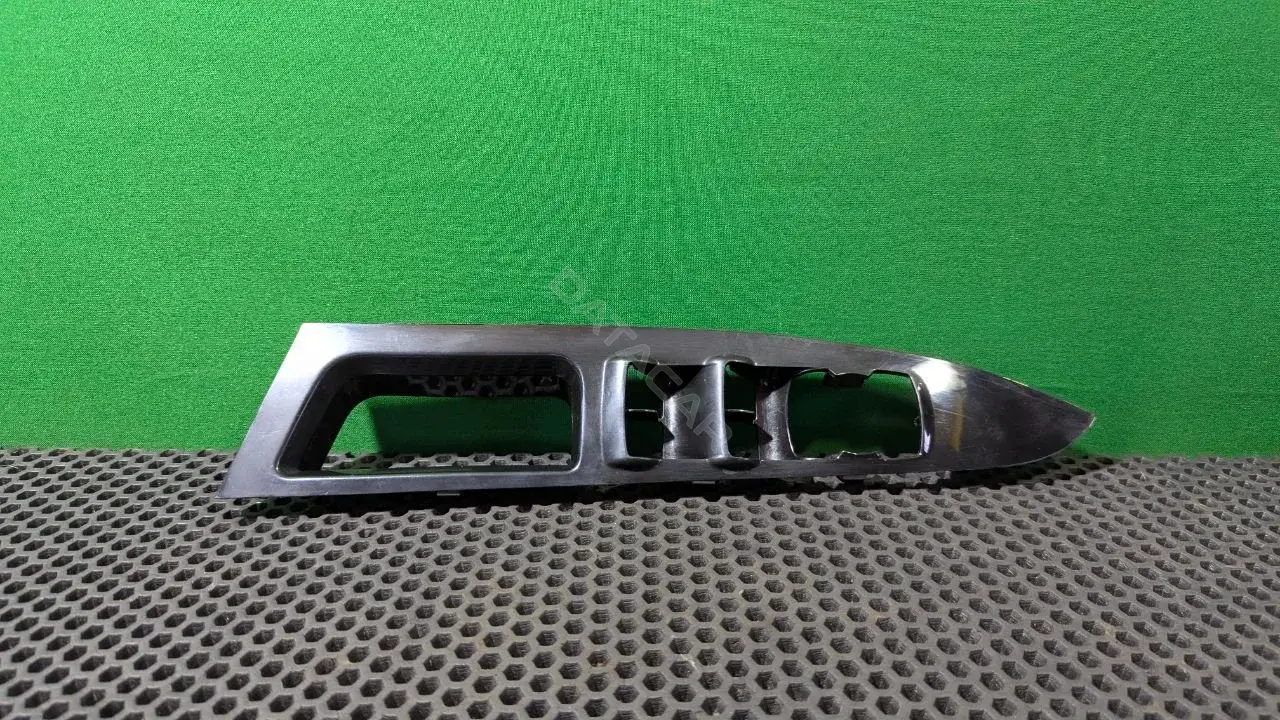 Накладка ручки двери DS73 14A564 A