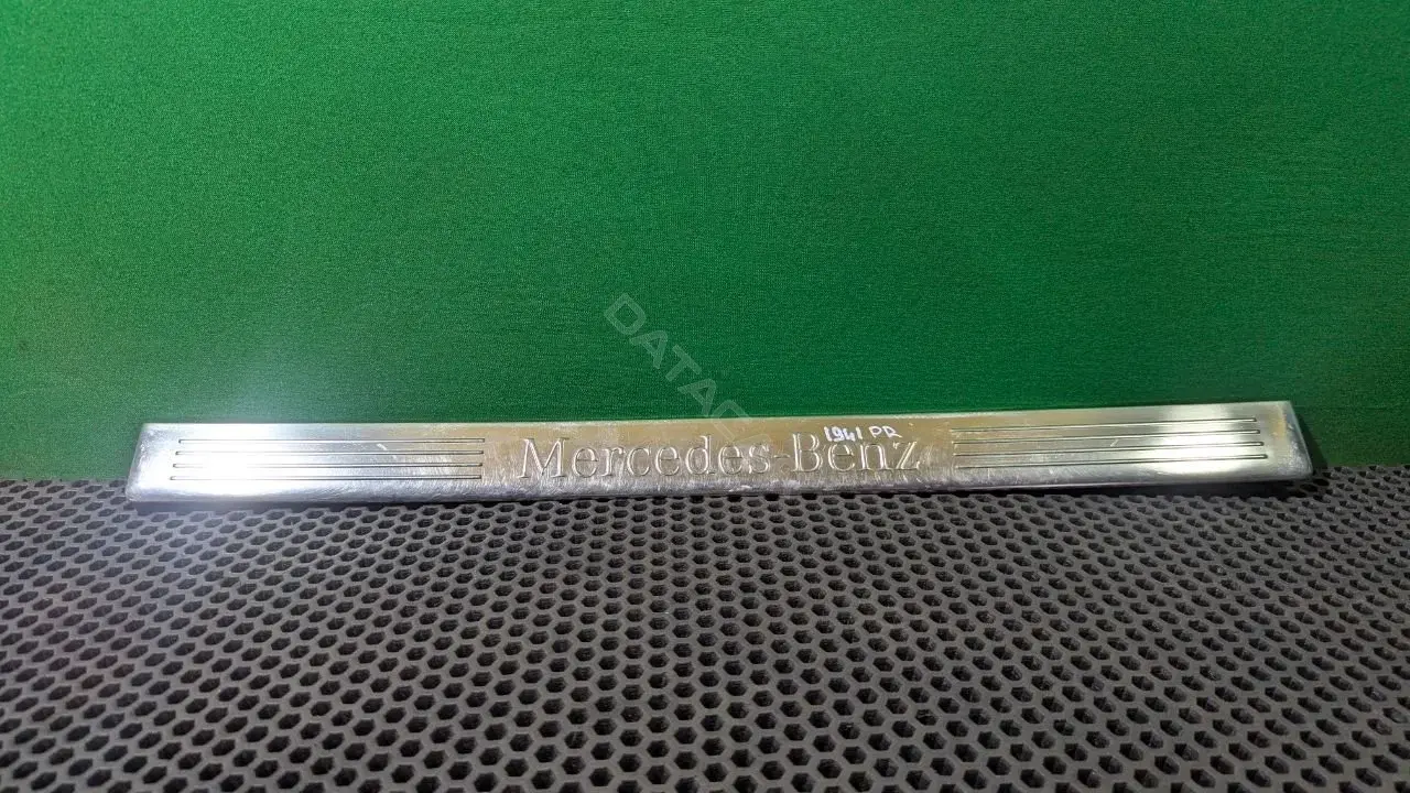 Накладка на порог A 212 686 09 36