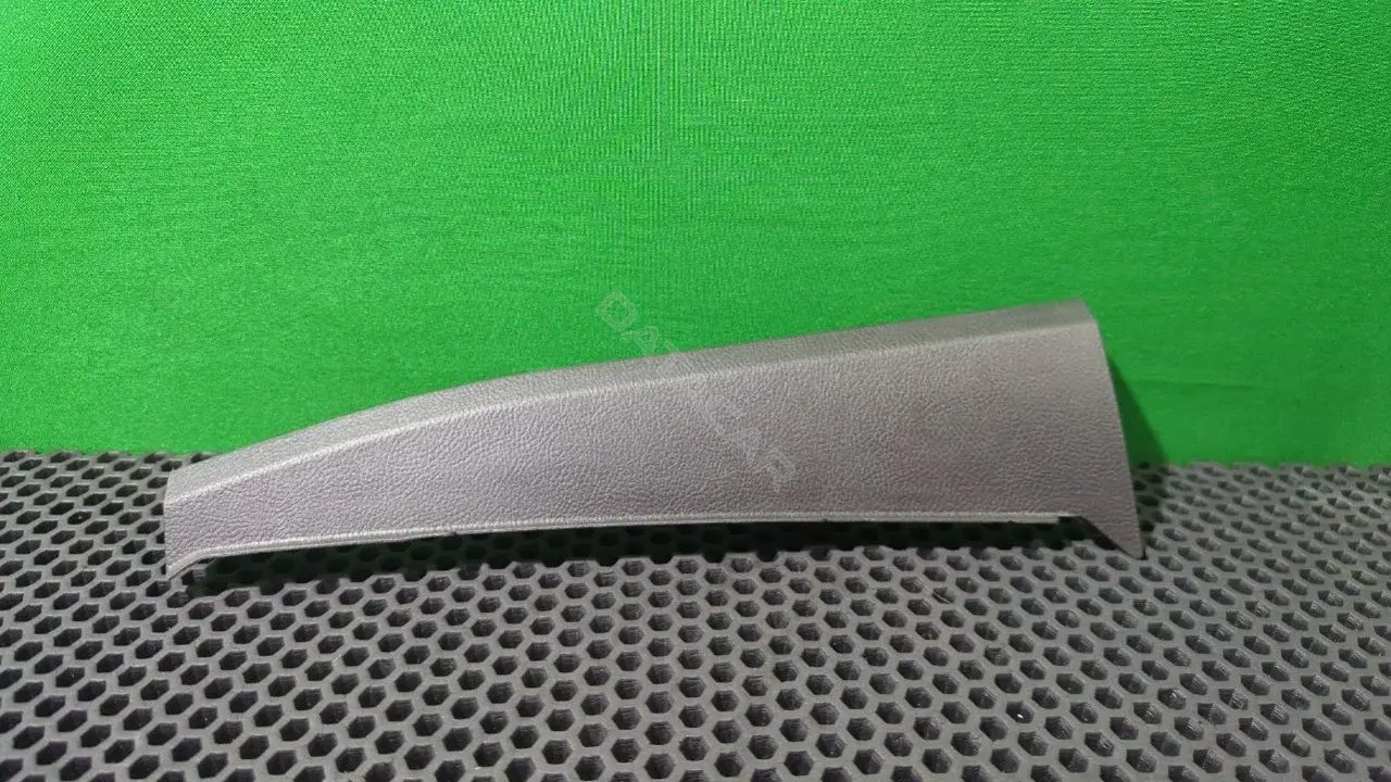 Обшивка стойки передней DS73 F026A22 EAW