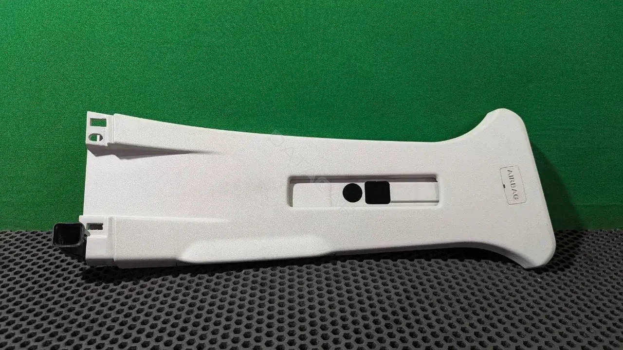 Обшивка стойки центральной 6M21 R24582 AKW