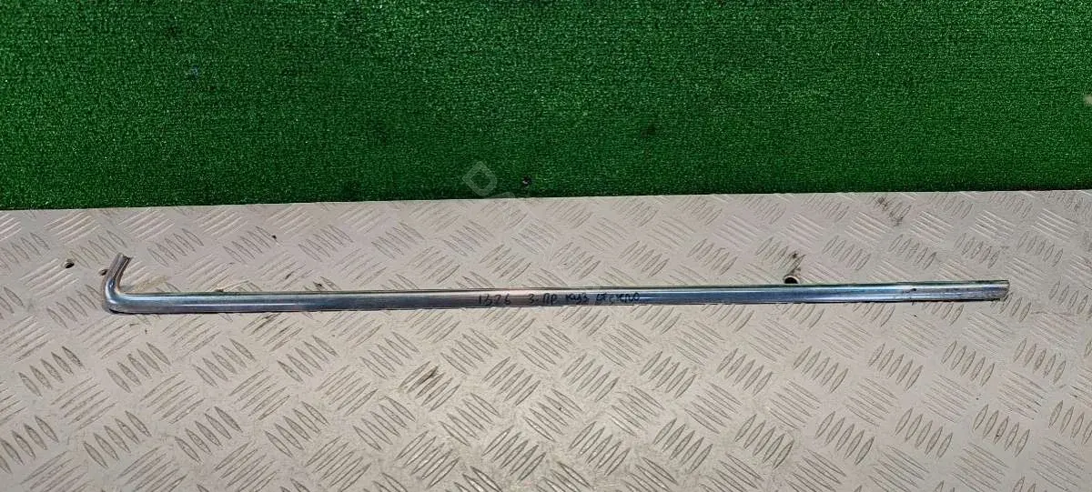 Молдинг стекла 4B9853