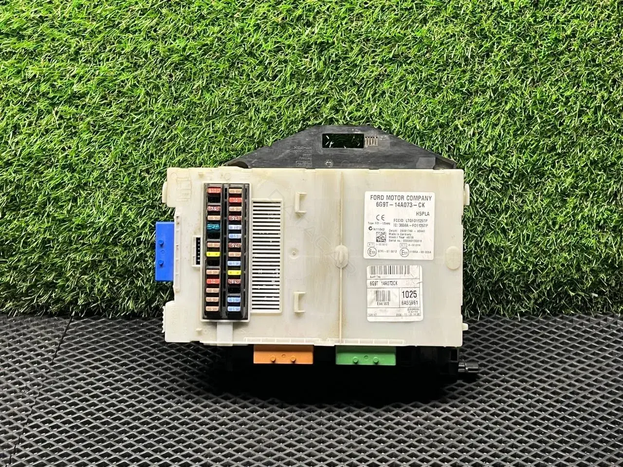 Блок предохранителей 6G9T14A073CK