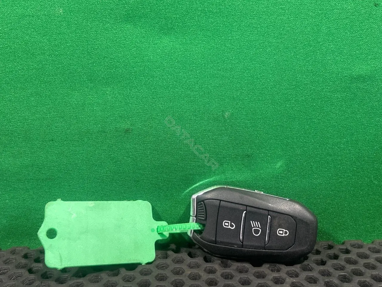Ключ зажигания 108348517