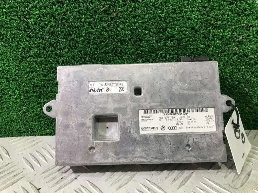 Блок управления радио 4E0 035 729, 4F0 910 731 R