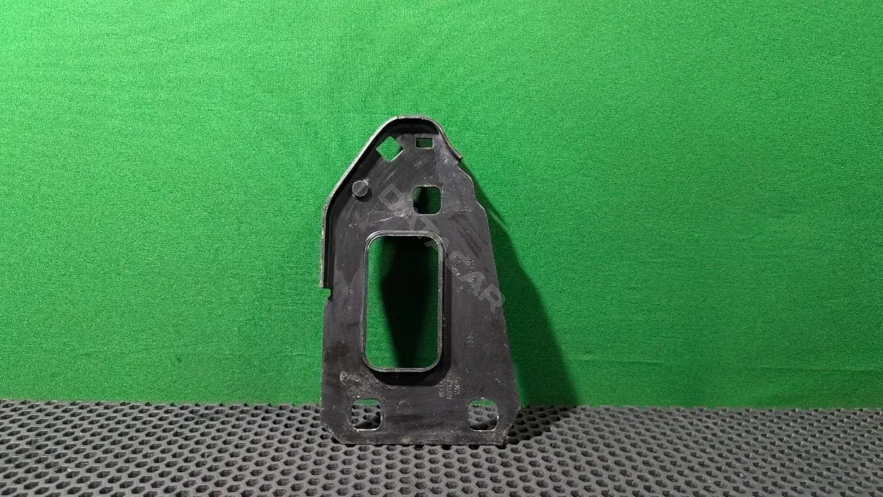 Кронштейн усилителя бампера 8K0 805 500