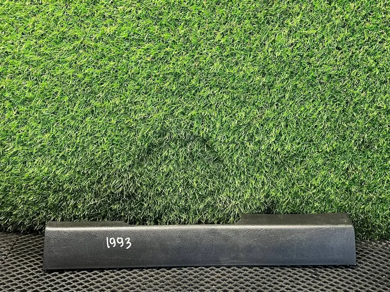Накладка на порог 6M21U13200A
