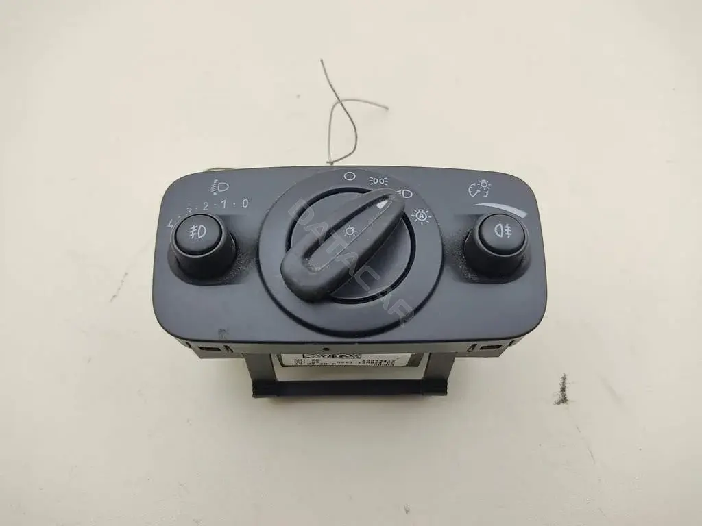 Переключатель подрулевой AV6T13A024CC