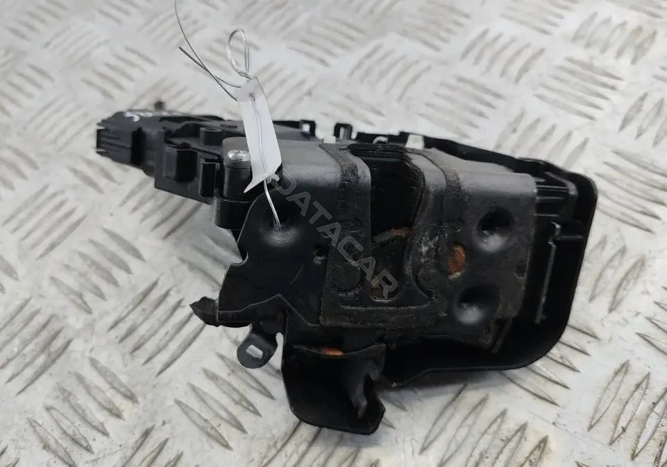 Замок двери 3M5AR21812