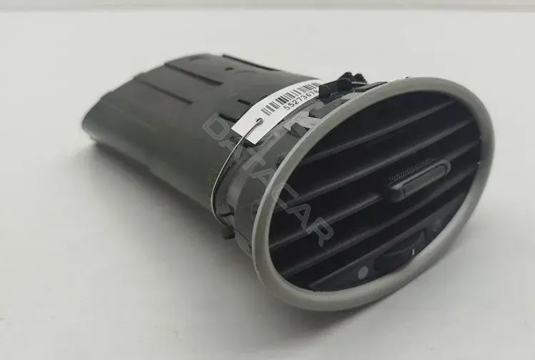 Дефлектор обдува салона 4M51A014L21