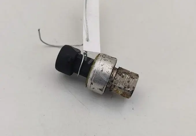 Датчик давления кондиционера 9131721