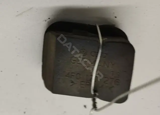 Кронштейн радиатора 4F0121276