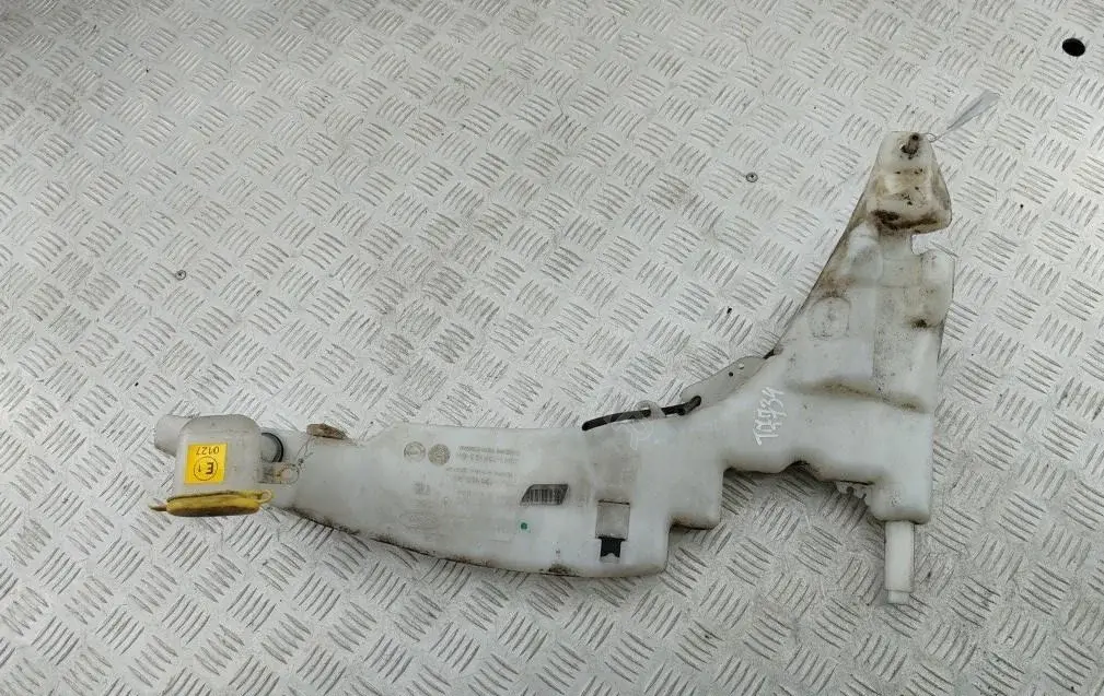Бачок омывателя XS4113K163