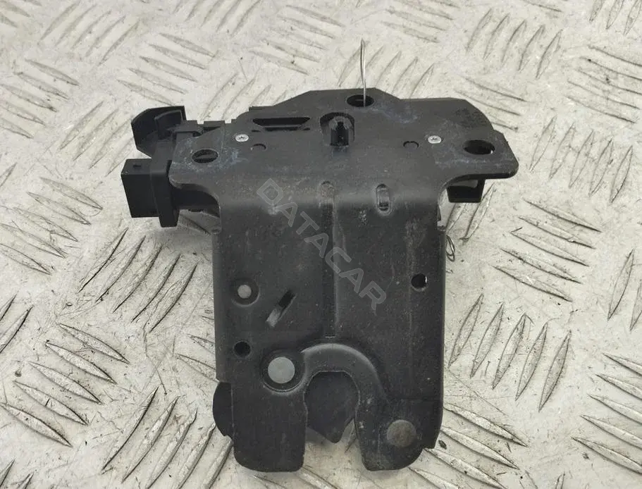 Замок крышки багажника 8P4827505B