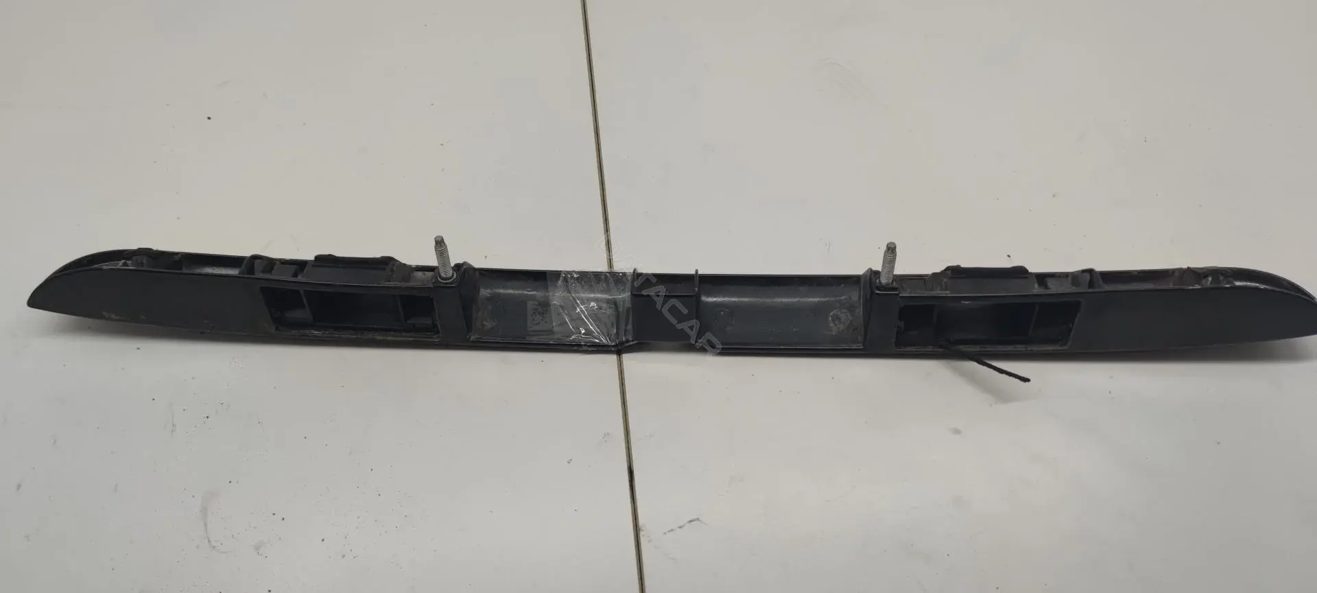 Фонарь подсветки номерного знака 8D9827574