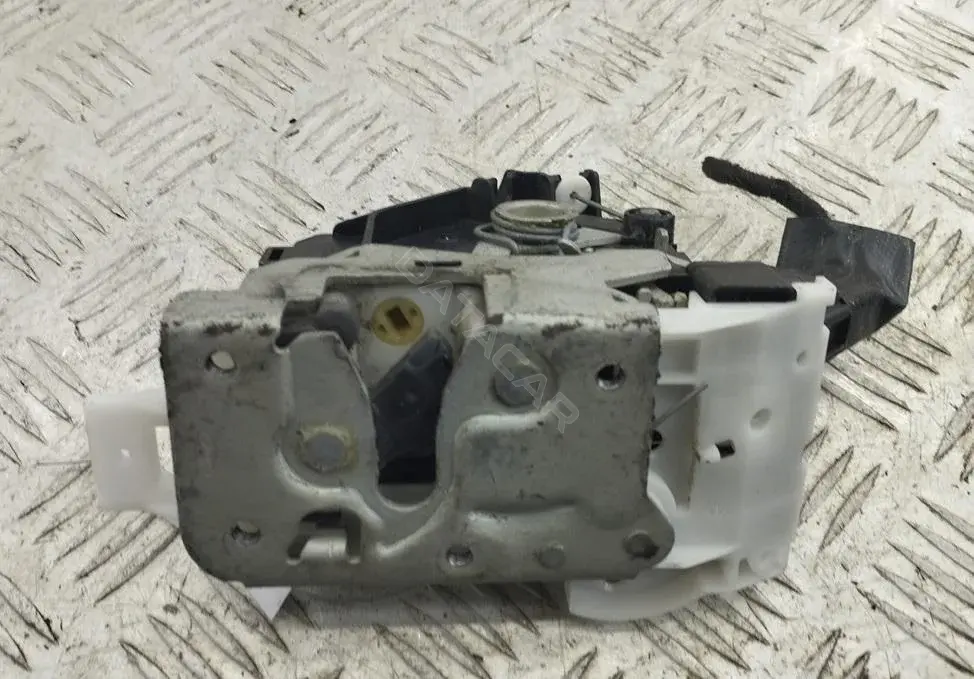 Замок двери 2S4AA26413EB