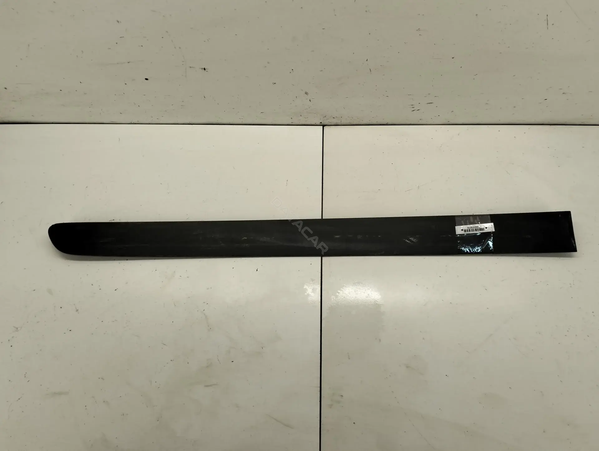Молдинг двери 1T0853754B