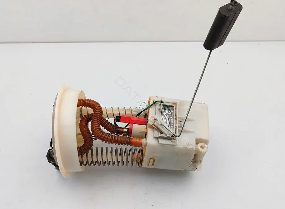 Топливный насос KWN8311815A