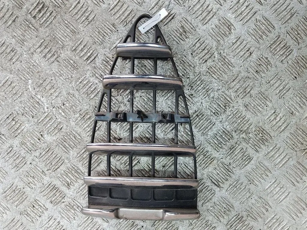 Решетка радиатора 46556597