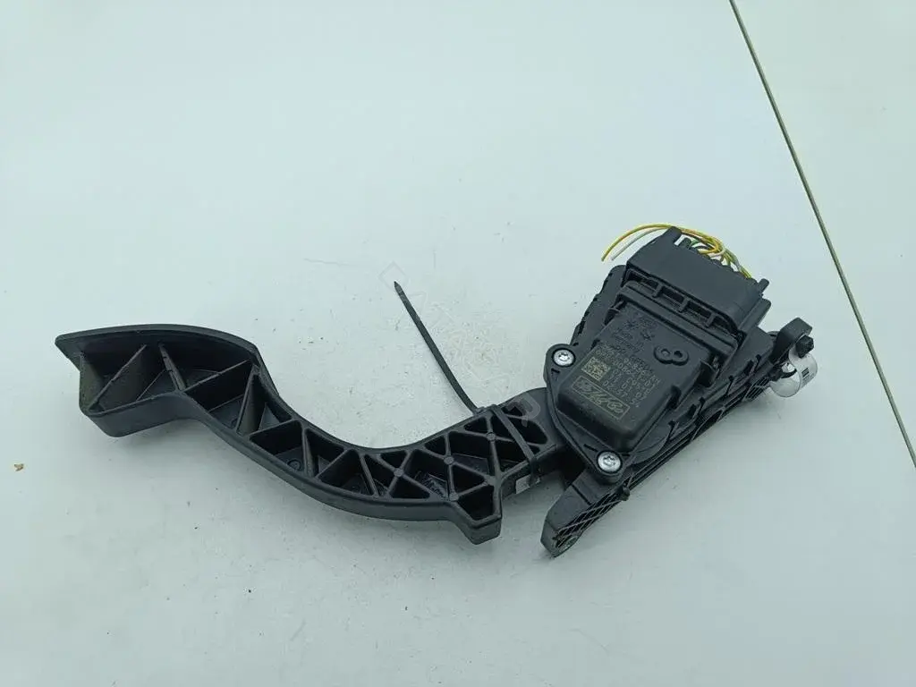 Педаль газа 4M519F836AH