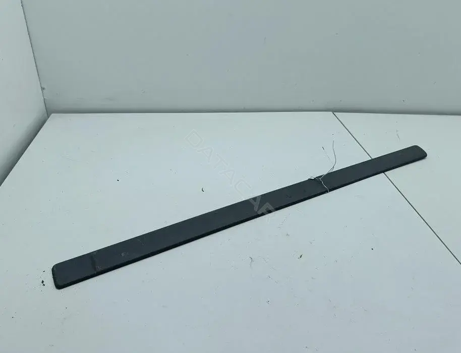 Молдинг двери 3M51R25533AC