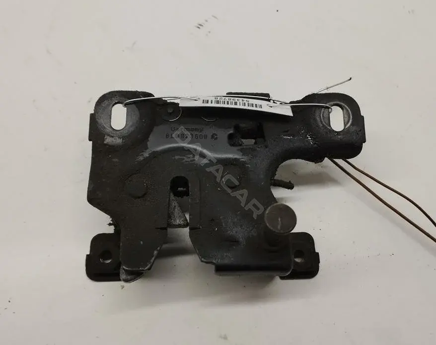 Замок капота 8L0823509C