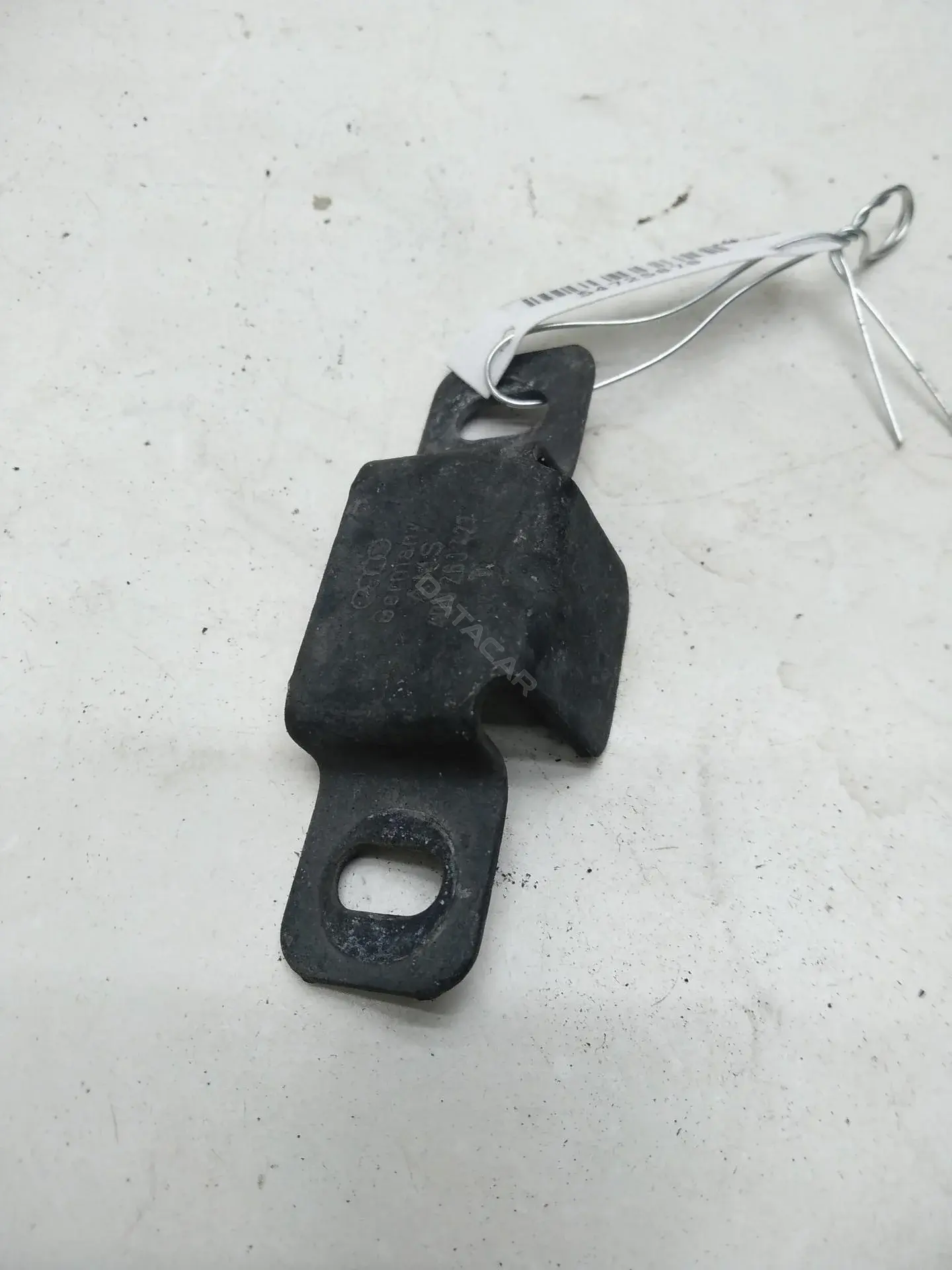 Кронштейн радиатора 4d0260427