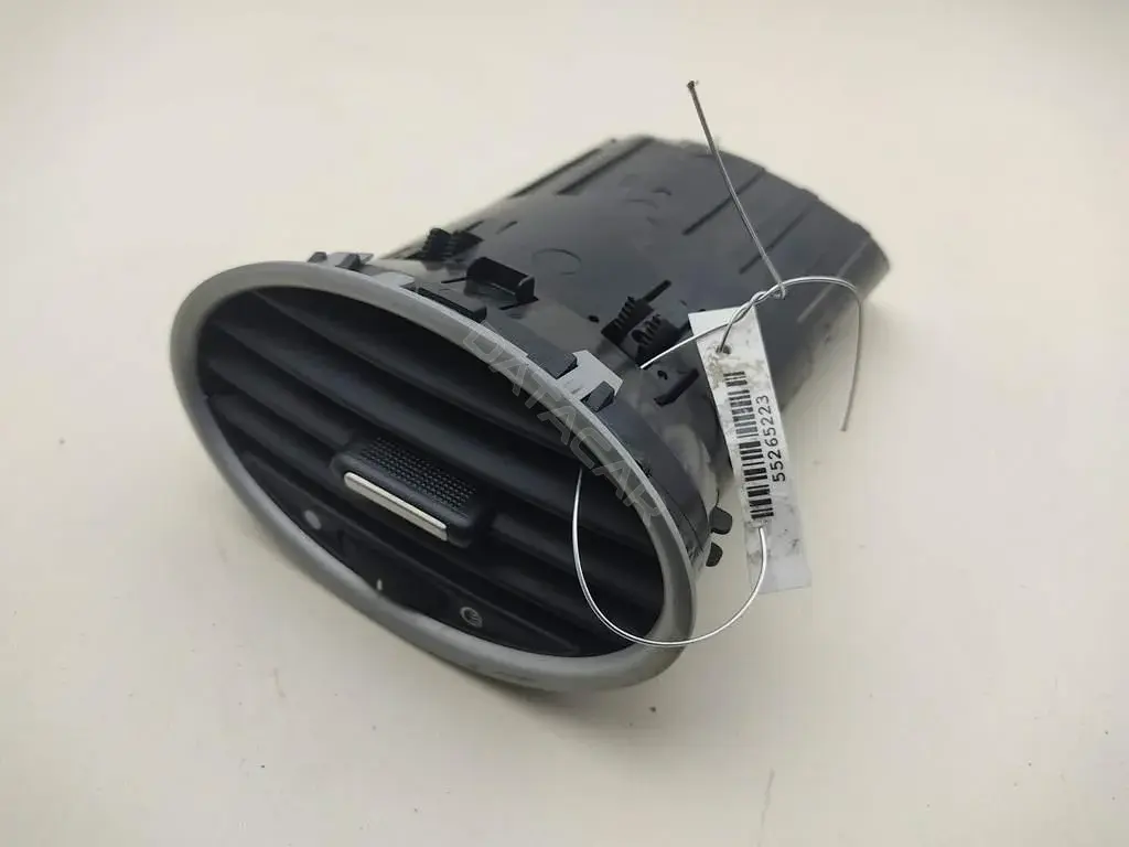 Дефлектор обдува салона 4M51A014L21