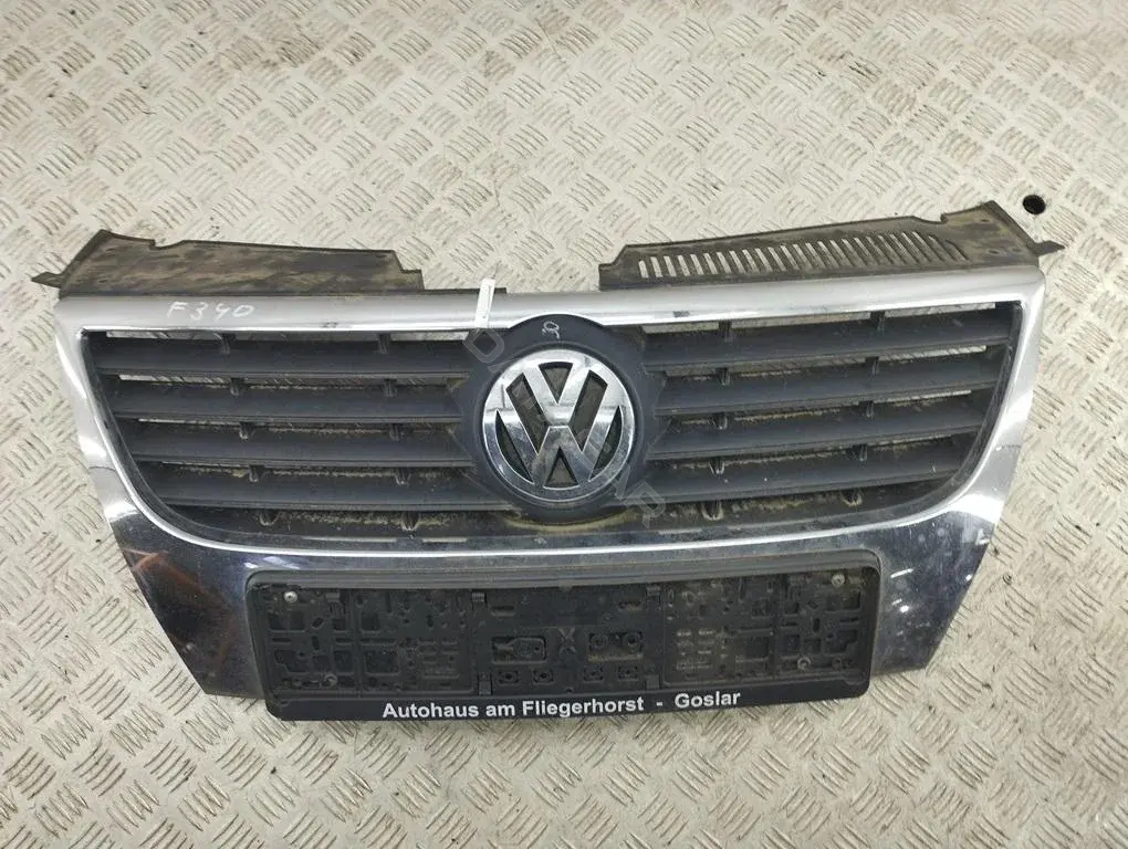Решетка радиатора 3C0853651
