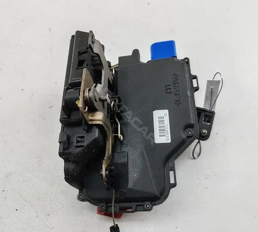 Замок двери 7L0839015