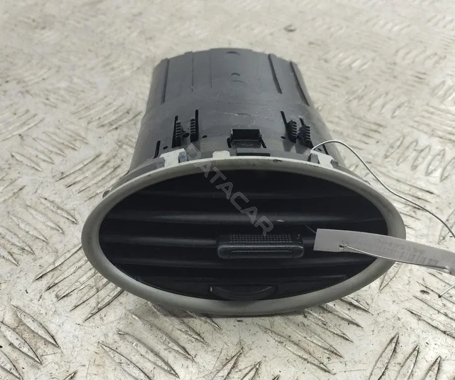 Дефлектор обдува салона 4M51A014L21AD
