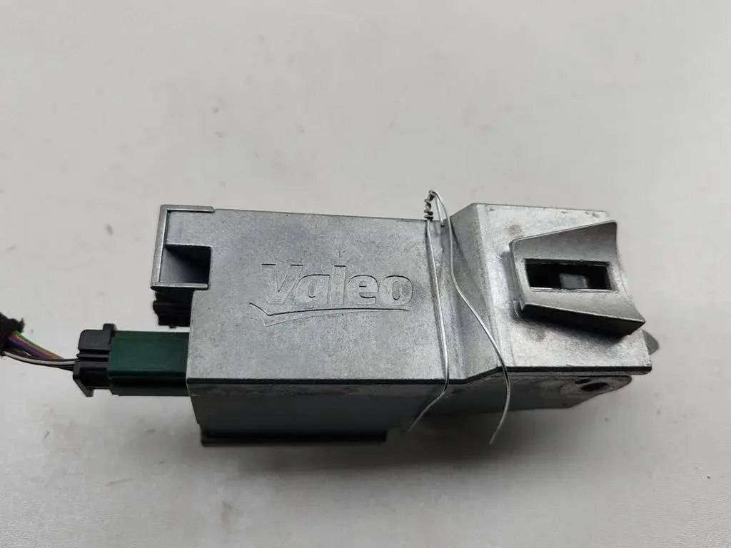 Замок рулевой колонки 7G913F880FC