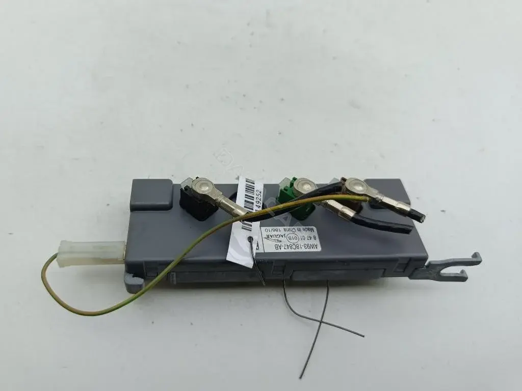 Усилитель антенны AW9318C847AB