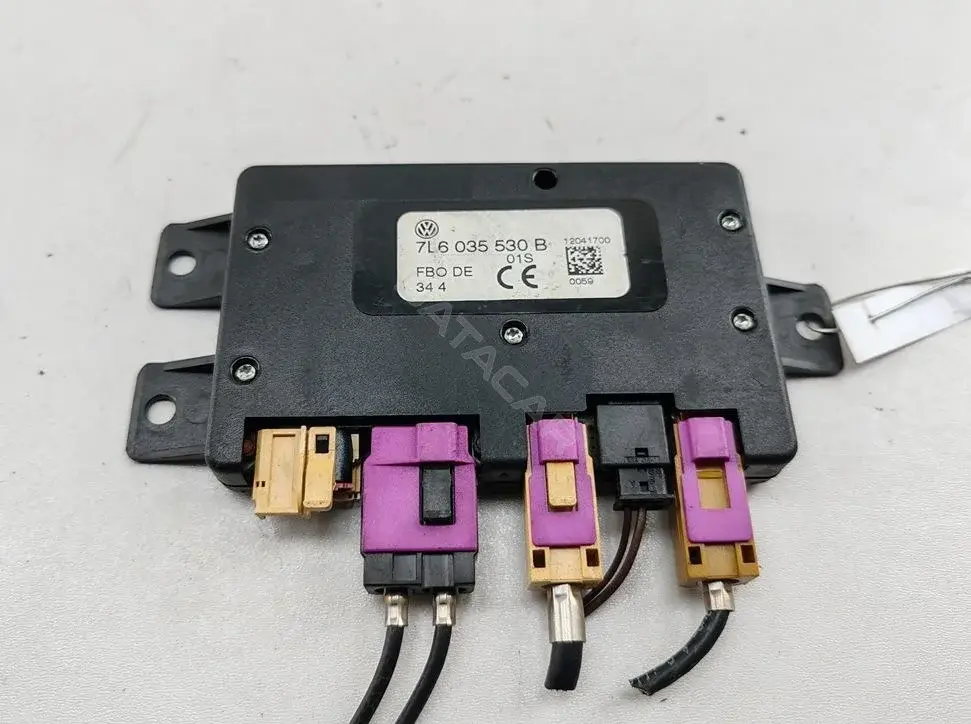 Усилитель антенны 7L6035530B