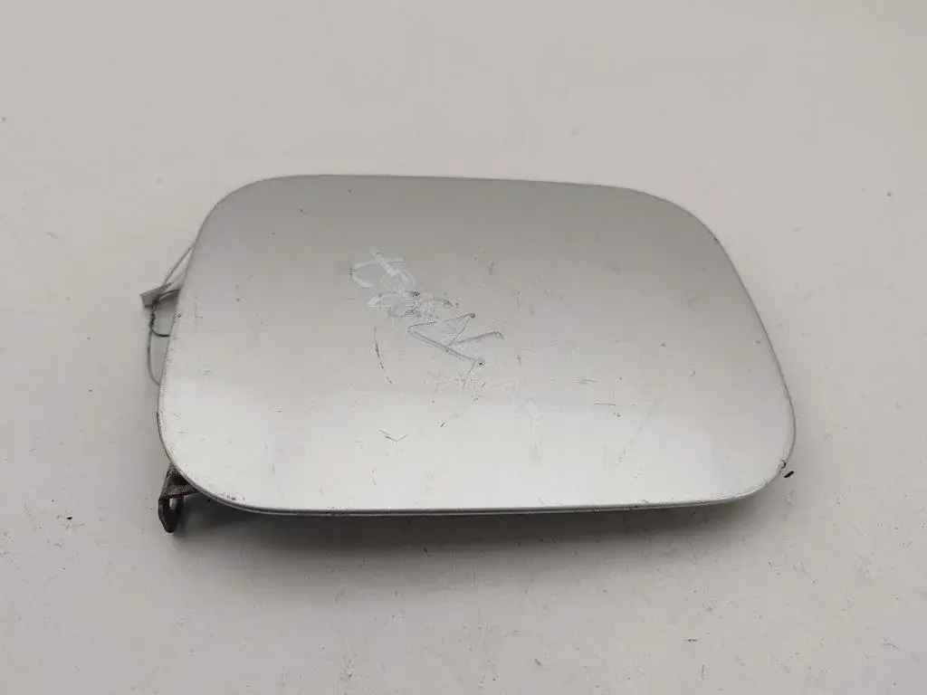 Крышка лючка топливного бака 4A0809905D