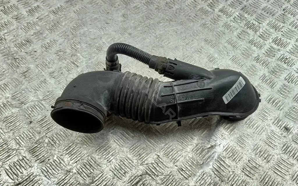 Патрубок воздушный 7804846