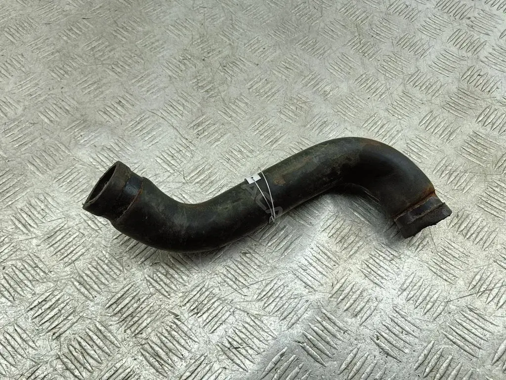 Патрубки системы охлаждения MR126063