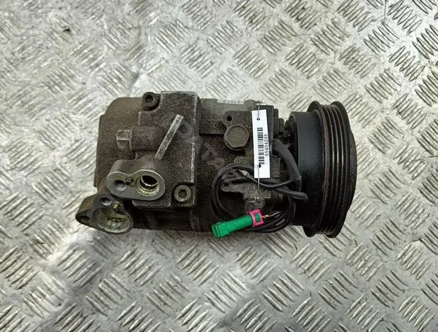 Компрессор кондиционера 8FK351126981