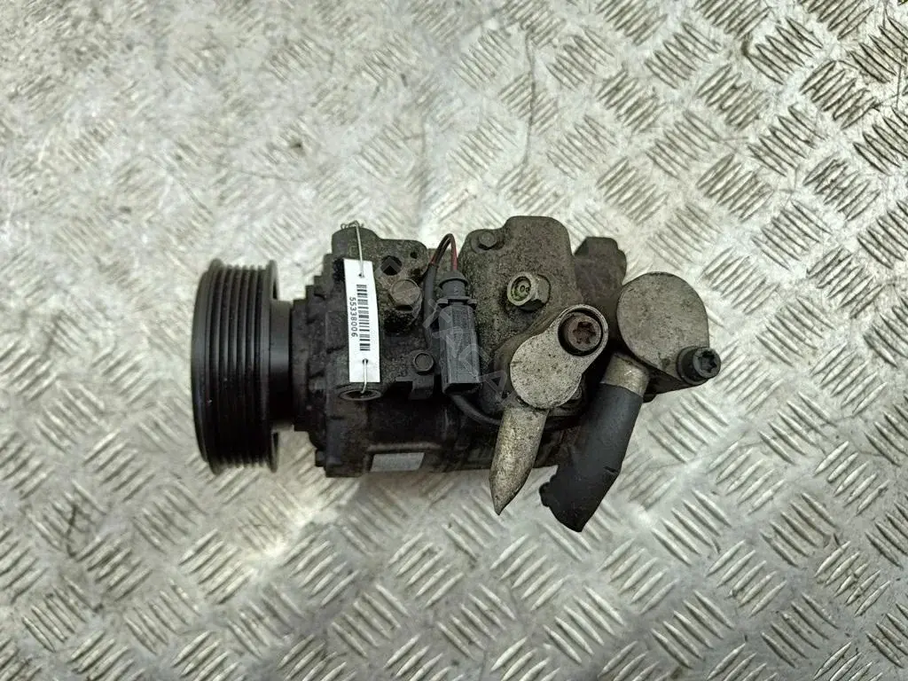Компрессор кондиционера 4F0260805S