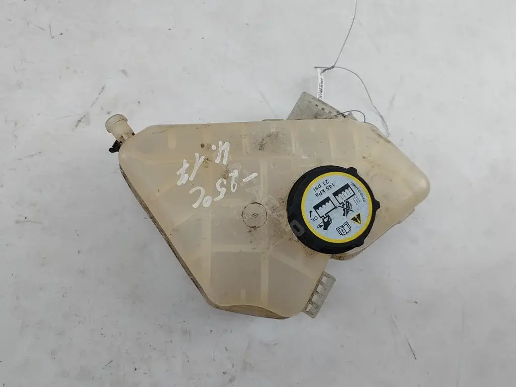 Расширительный бачок 8V218K218