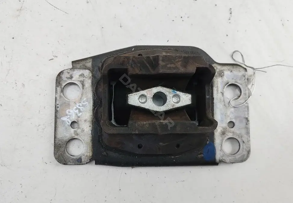 Подушка КПП 7G917M121BA