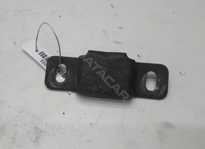 Кронштейн радиатора 4d0260427