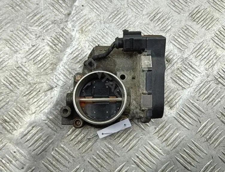 Дроссельная заслонка 06F133062B